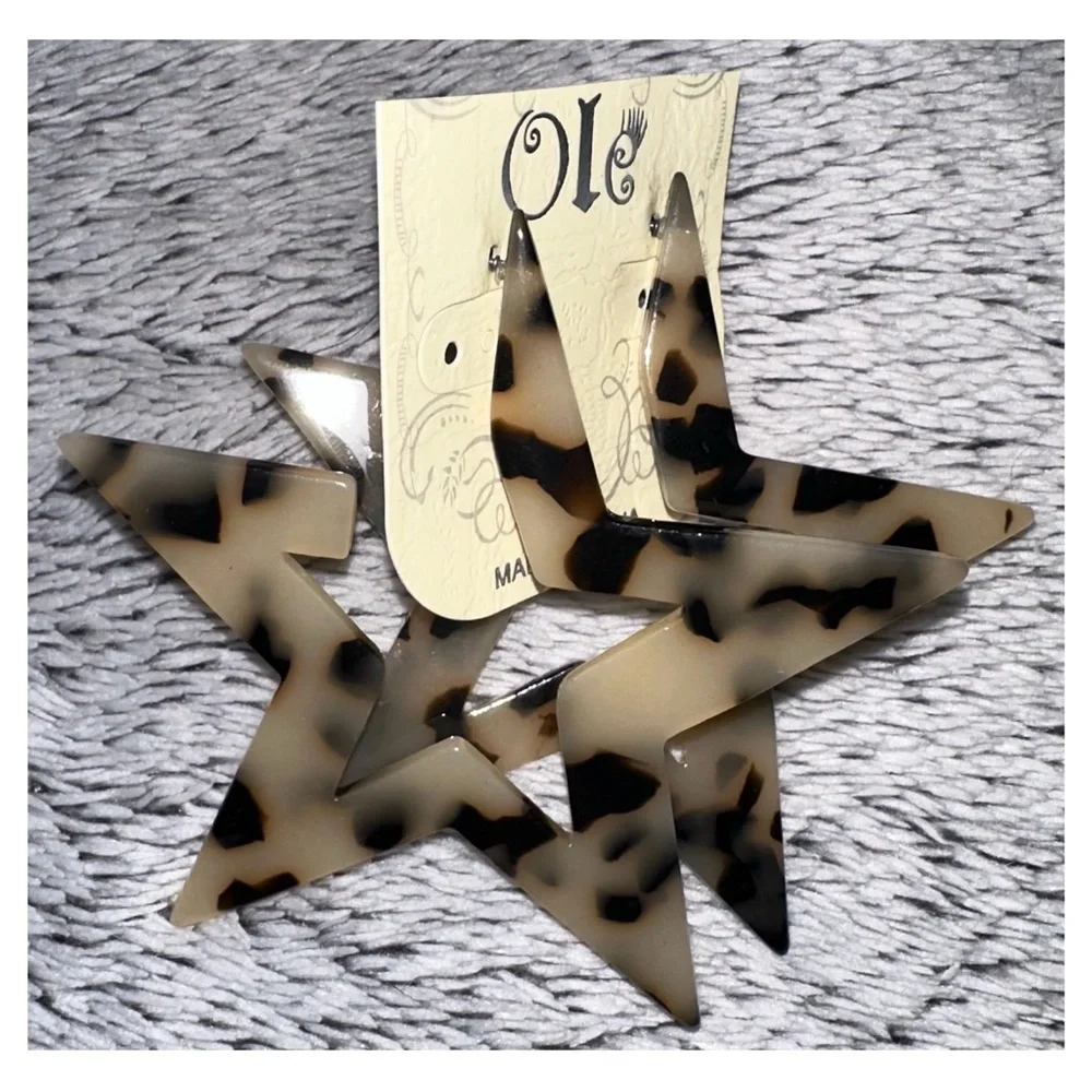 Star Shaped Acrylic Earrings - Picture 1 of 2